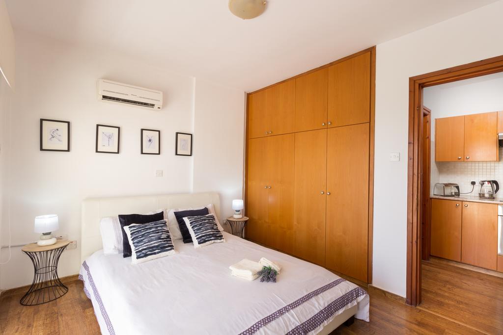 Mama Seaside Apartment Larnaca Buitenkant foto