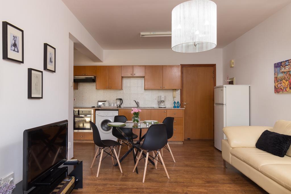 Mama Seaside Apartment Larnaca Buitenkant foto