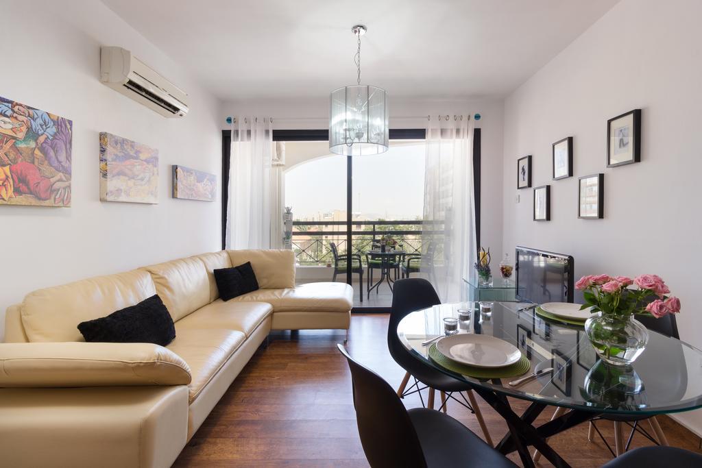 Mama Seaside Apartment Larnaca Buitenkant foto